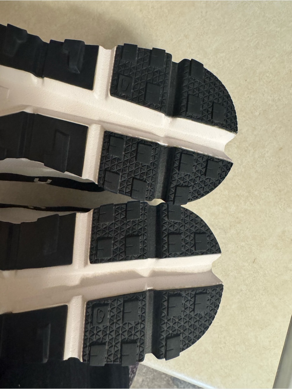 On Men's Black/White Trail Running Shoe - Picture 8 of 9